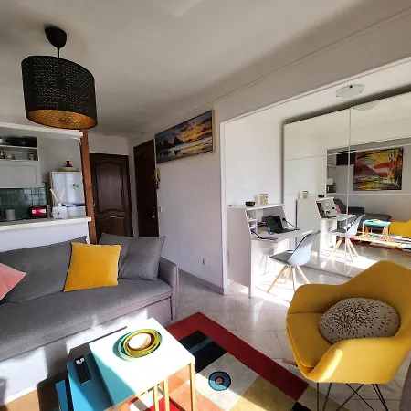 T2 Front De Mer * Le Lavandou