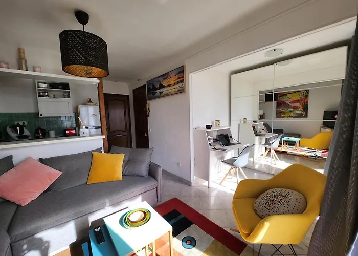 T2 Front De Mer * Le Lavandou